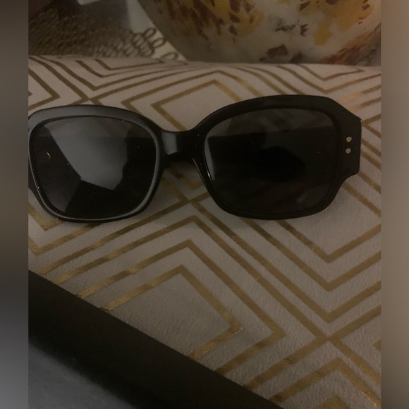 Authentic black Dior sunglasses come with card and case !! - Picture 2 of 6